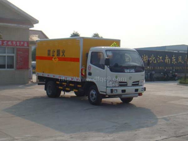 東風(fēng)金霸爆破器材運(yùn)輸車(chē)