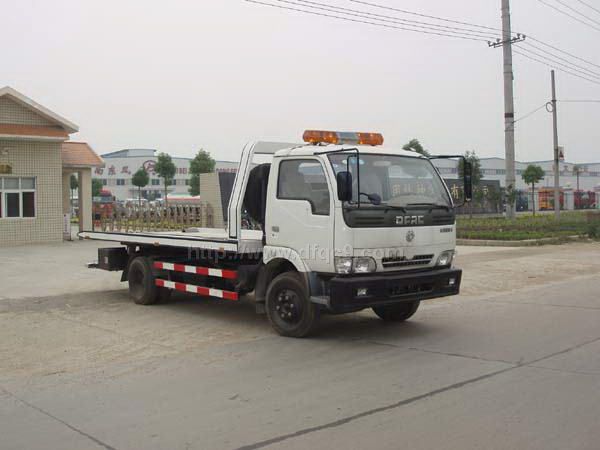 東風多利卡清障車